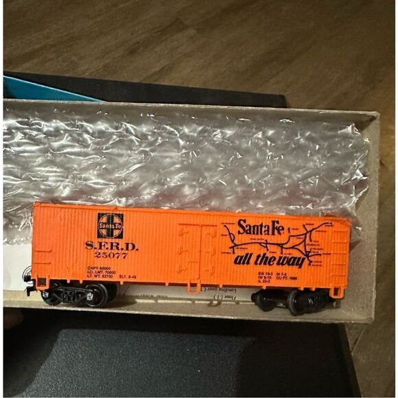 Vintage HO Athearn Trains Santa Fe Piggyback Trailer Car with Box - Picture 1 of 13